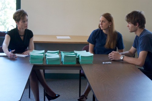 Department of Public Service Commissioner Elizabeth Miller met with VPIRG leaders and canvassers on Thursday. VTD/Taylor Dobbs