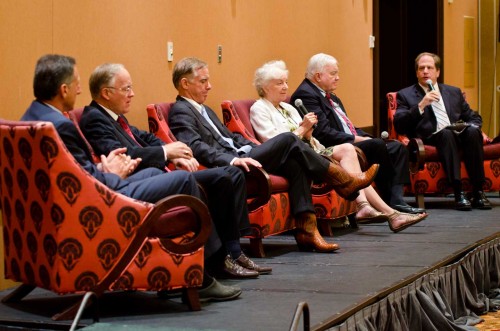Governors Governors Shumlin, Douglas, Dean, Kunin and Salmon speaking with Chris Graff.