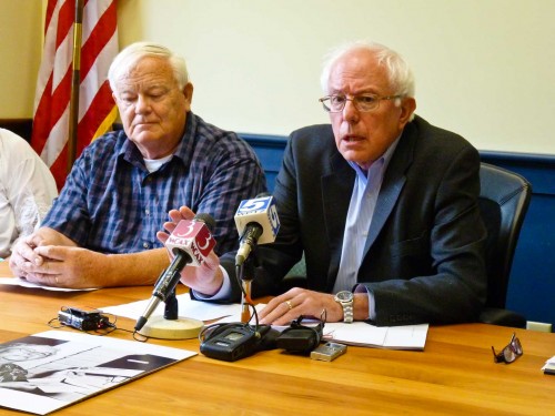 Sen. Bernie Sanders, right, and Jim Coutts, director of the Franklin County Senior Center speaking on Thursday. VTD/Anne Galloway