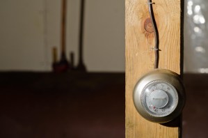 Gov. Peter Shumlin has directed an initial $13.5 million LIHEAP payment to assist families in need of heating assistance and called on Congress and the White House to boost heating aid to northeastern states. VTD/Josh Larkin