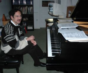 ITSArnowitt at pianoSLIDER Michael Arnowitt at the piano. Photo by Andrew Nemethy