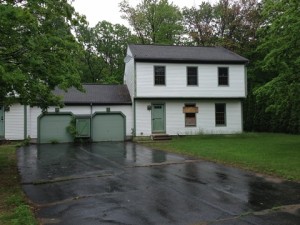 An abandoned home on Picard Circle, off Airport Parkway in South Burlington. The neighborhood is near Burlington International Airport. Photo by John Herrick/VTDigger 