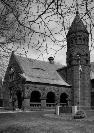 Once the Fairbanks family of St. Johnsbury had made its fortune by manufacturing scales, family members began spending their money on lavish homes and impressive museums. Architect Lambert Packard designed the Fairbanks Museum of Natural Science between 1891 and 1894 for Franklin Fairbanks so he had a proper repository for his ornithological and natural history collections. The Billings Library at UVM is built in the same robust Richardsonian Romanesque style. Photo by Curtis B. Johnson.