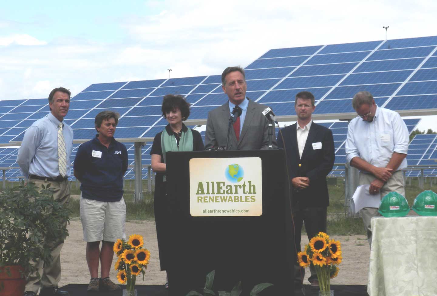 Gov. Peter Shumlin hailed the project as an example of how Vermont makes the planet sustainable and livable. VTD/Eric Blokland