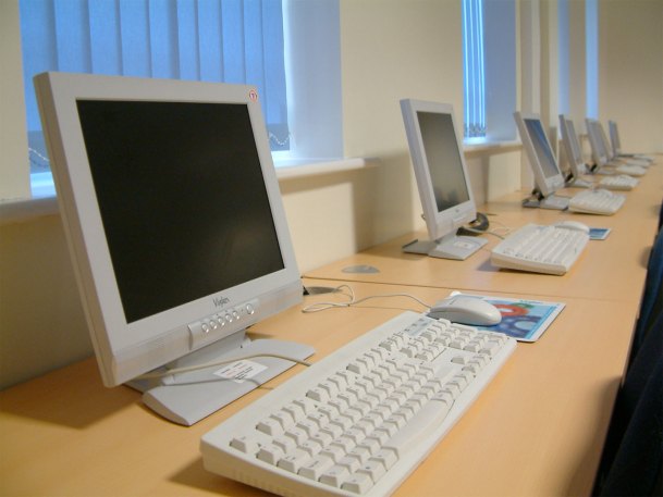 Photo of computer lab.