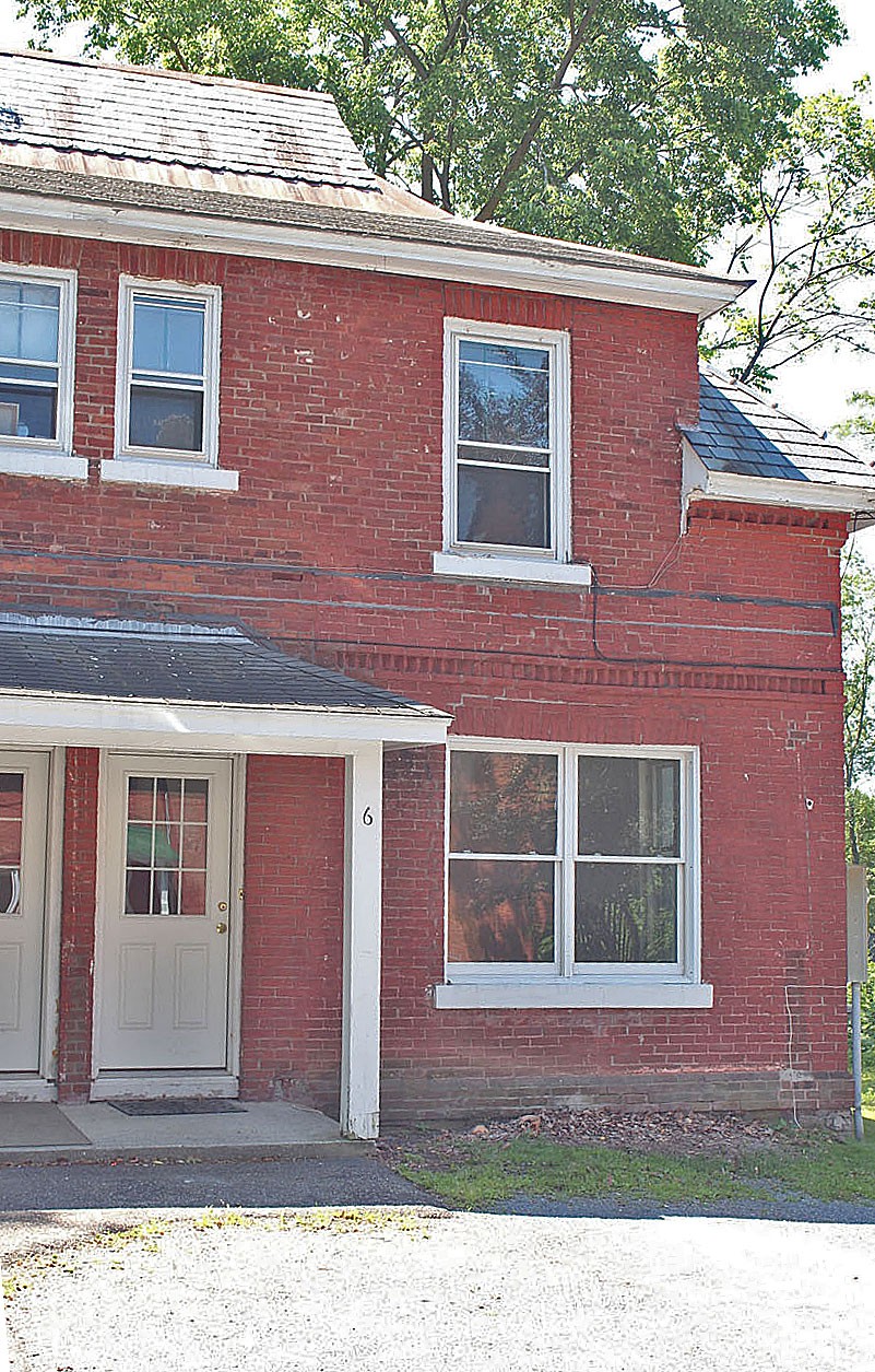 Maple Street apartment, Bernie Sanders