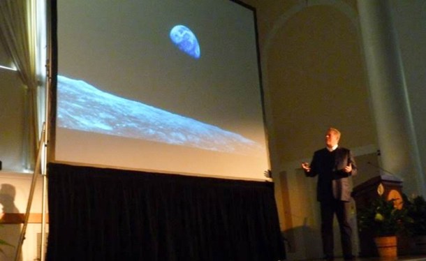 Al Gore presents a slideshow at UVM. Photo by Jasper Craven/VTDigger