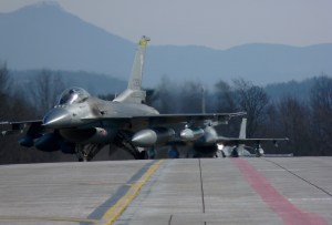 F-16s with the 158th Fighter Wing return to the Vermont Air National Guard base in South Burlington after more than two months fighting in Iraq and Syria. Photo by Morgan True / VTDigger.