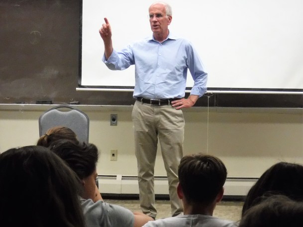 Peter Welch speaks at the Governor's Institute on Current Issues and Youth Activism 