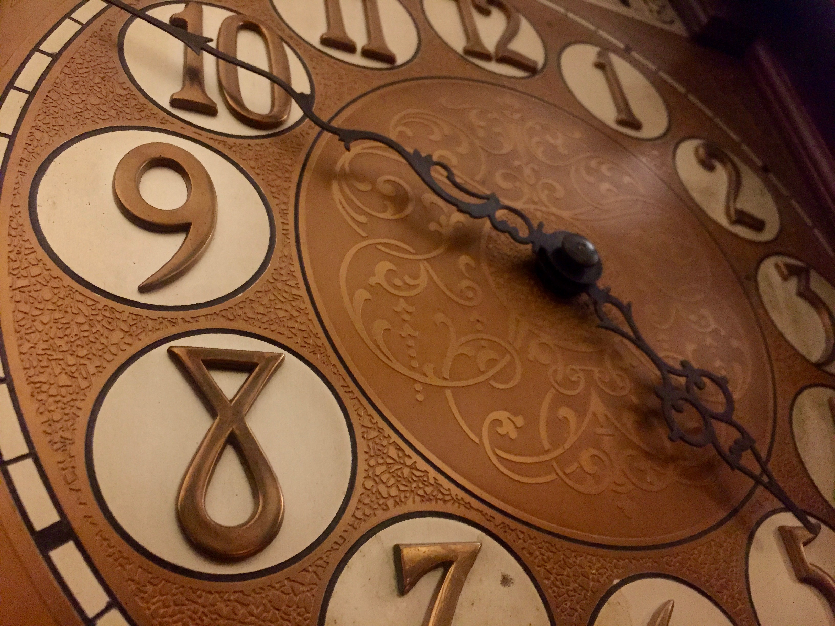 As clocks leap forward, lawmaker proposes to nix Vermont’s time changes