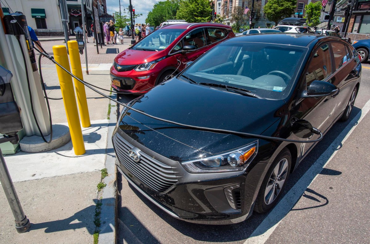Vermont officials are ready to ban sale of new gasoline passenger cars by 2035