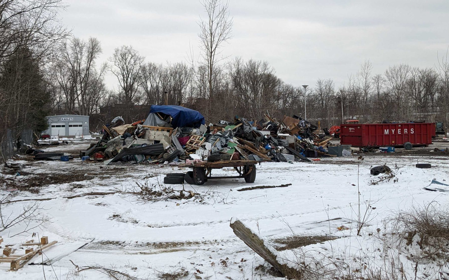 In earlymorning push, Burlington clears out remaining Sears Lane