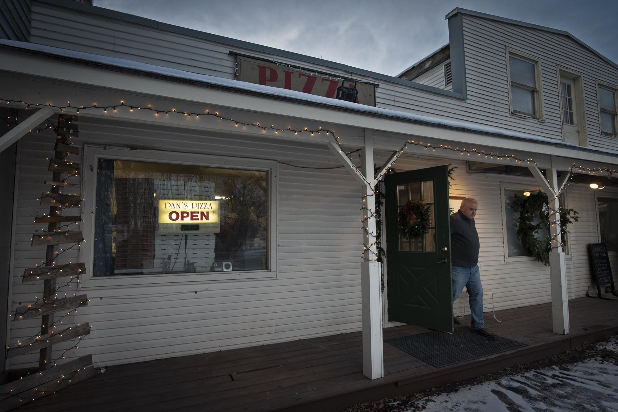 South Hero pizzeria lets customers pay what they can — or nothing at