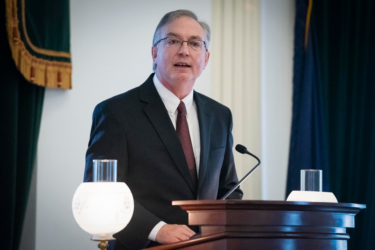 Vermont Senate leader introduces bill that would ban paramilitary ...