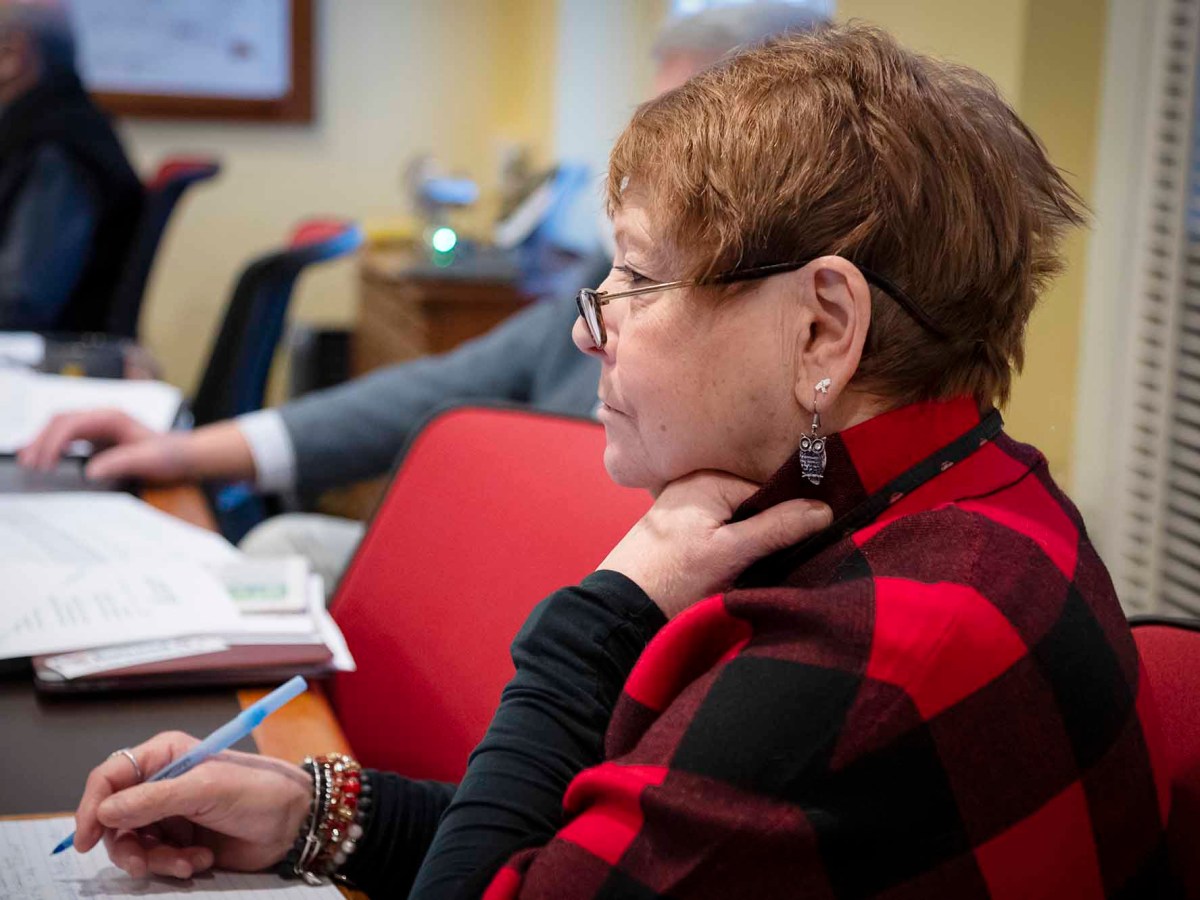 Lawmakers look to expand unpaid time off 