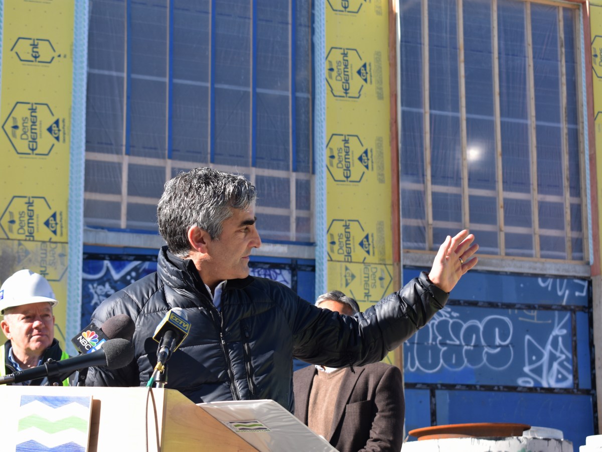 Burlington mayor, CityPlace developers want to add hotels to project and reduce housing