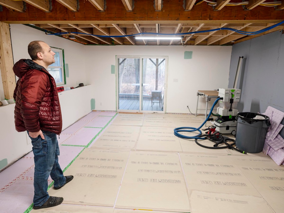 Regulators think few contractors are registered with the state — and they want to reel them in