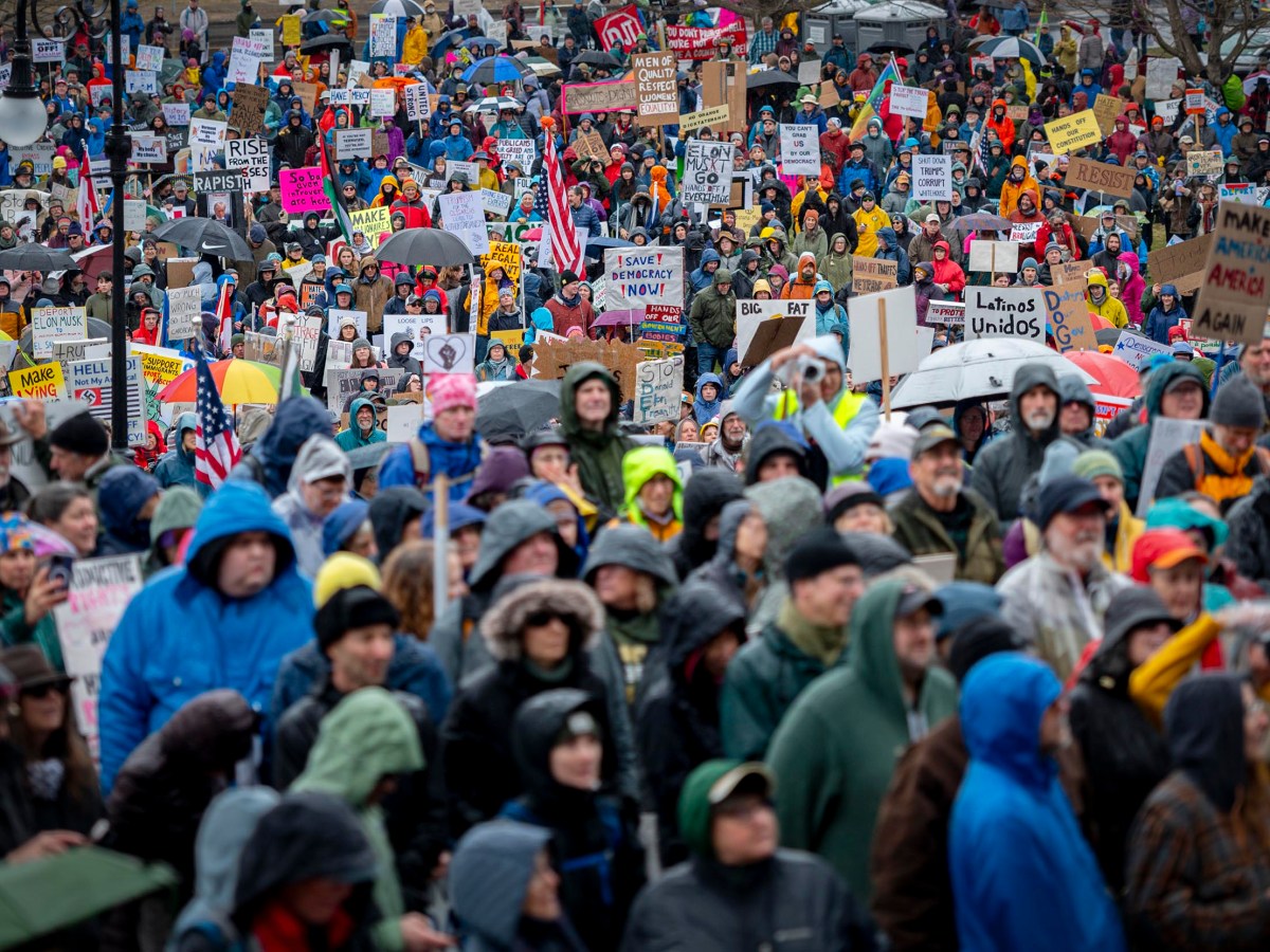 Thousands of people protest Trump presidency at rallies around Vermont