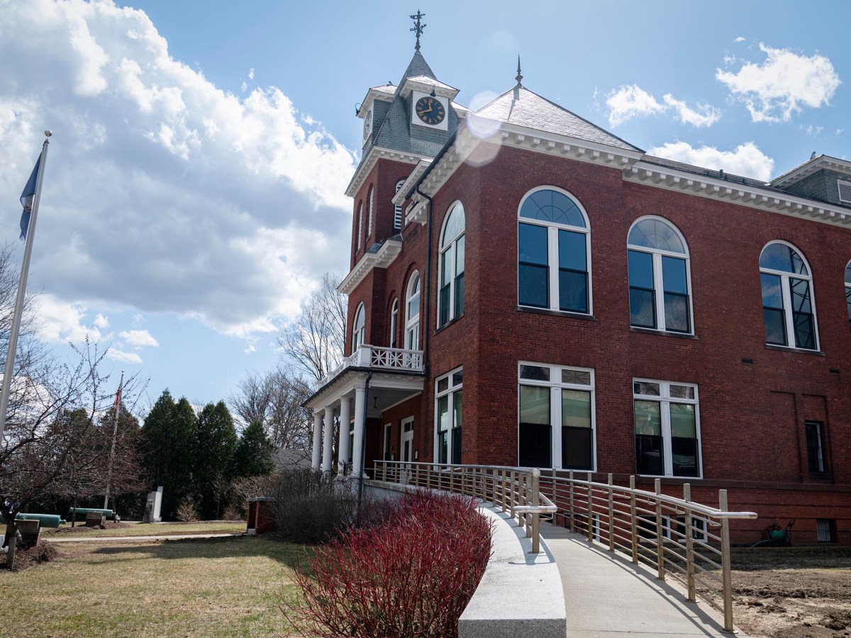 Lamoille County Sheriff’s deputy placed on leave over conversation with defendant in murder trial