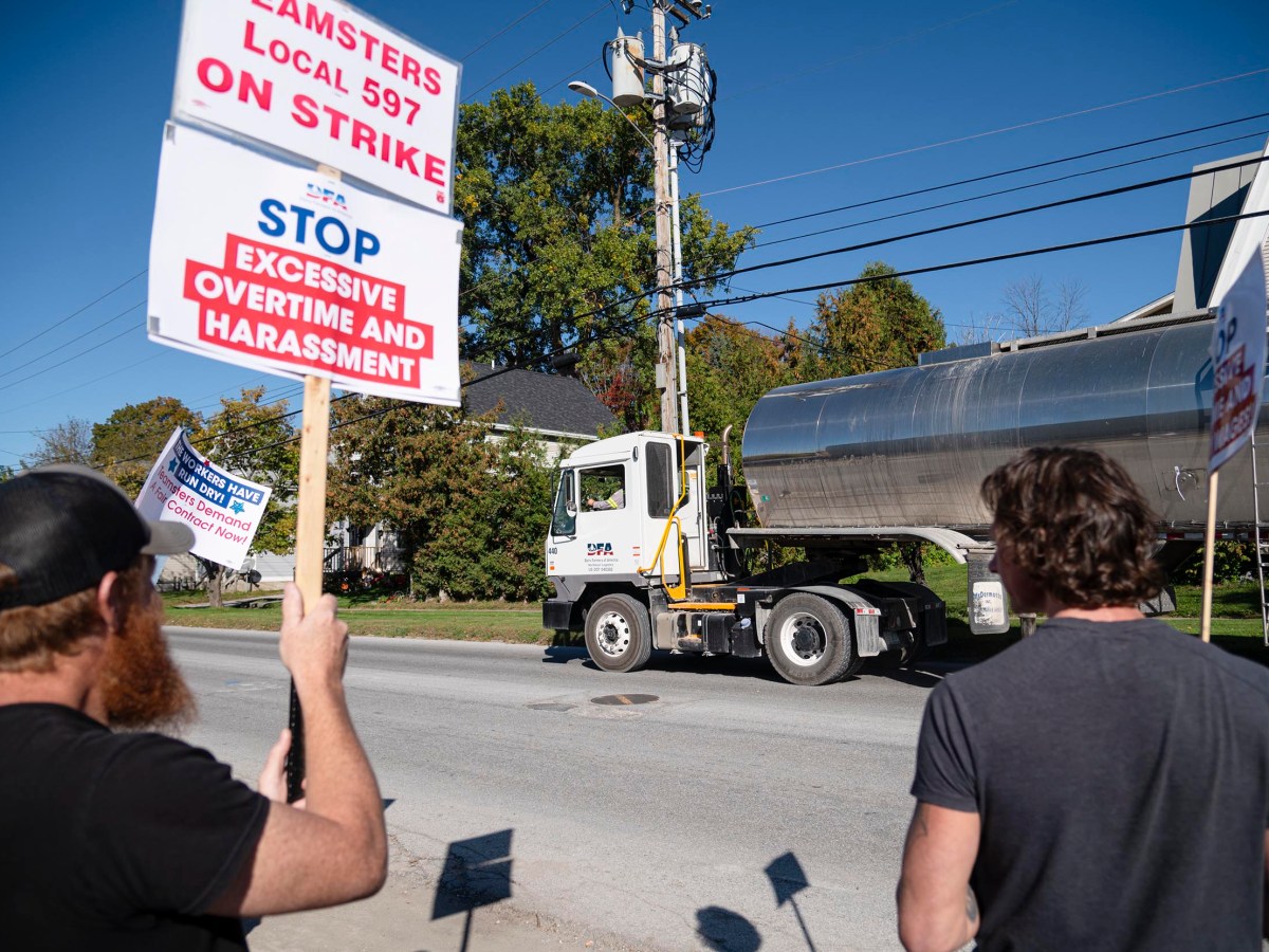 St. Albans dairy plant is temporarily spared from dismantling as a union fight plays out