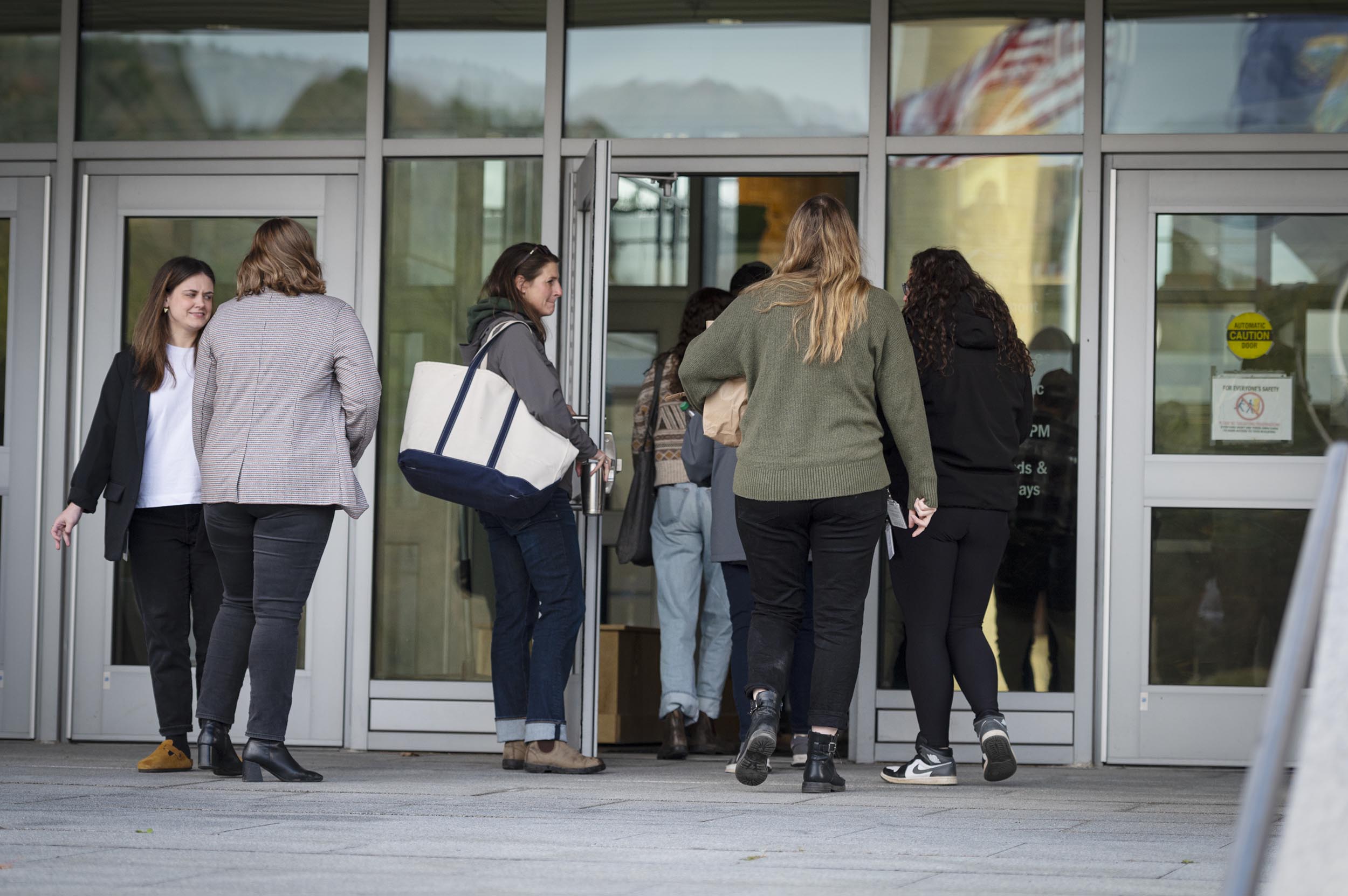 Judge denies injunction to stop state return-to-office