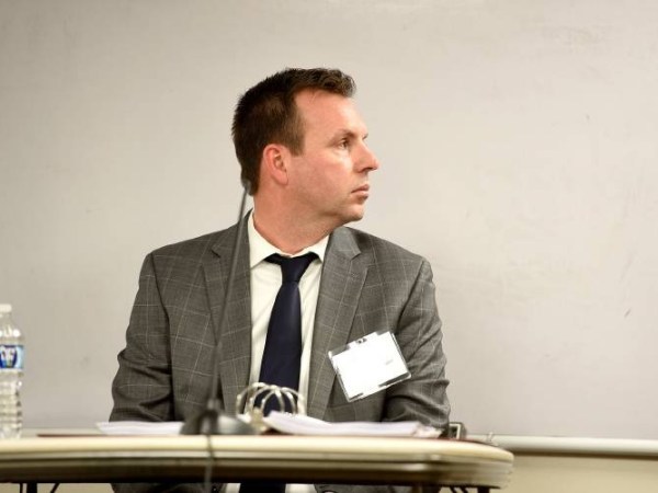 Woodstock boards update contract of municipal manager