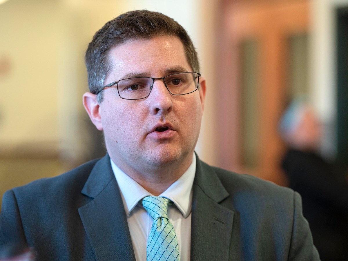 Gov. Phil Scott calls on Sheriff Palmer to resign 