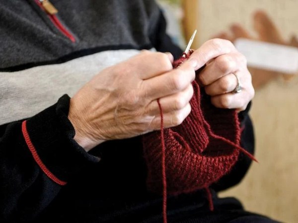 ‘Craftivism’ makes a comeback as local knitters spin yarns about ICE resistance