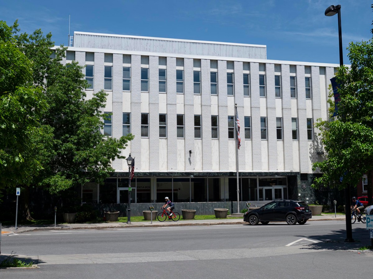 Montpelier’s former post office is up for auction this month. Its lead contender has doubts about the property’s condition.
